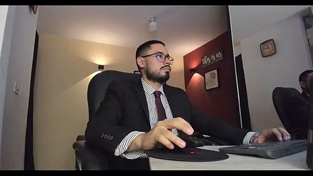 Snapshot of thesexlawyer1 chatting on 01.11.26 thesexlawyer1 online show from 01.11.26