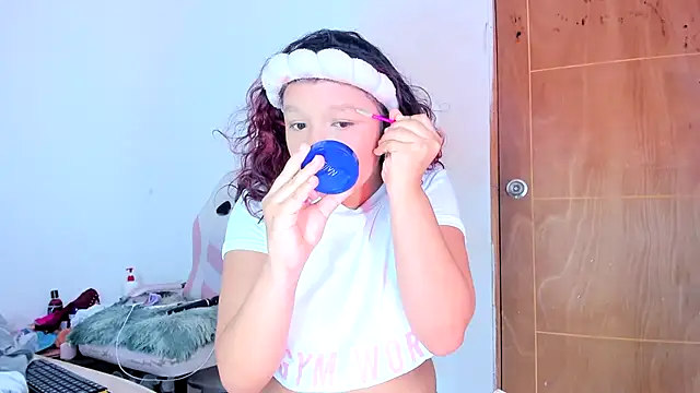 Emily Coper18 online show from 05.01.26
