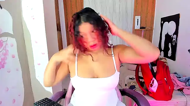 Snapshot of Emily_Coper18 chatting on 06.29.26 Emily Coper18 online show from 06.29.26