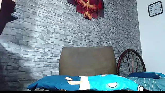 Snapshot of bulguehot chatting on 12.16.25 bulguehot online show from 12.16.25