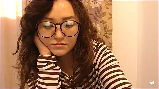 Snapshot of hrnyteacher chatting on 03.04.25 hrnyteacher online show from 03.04.25