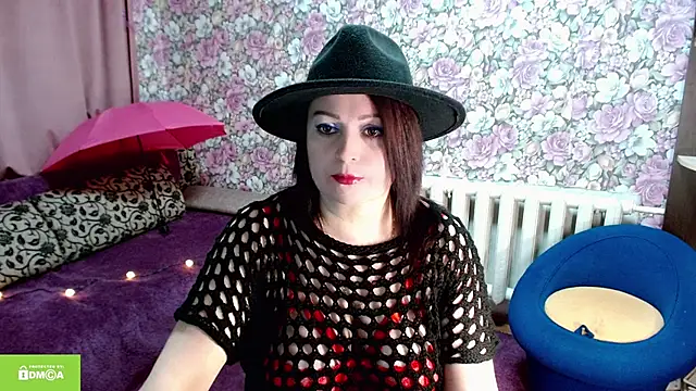 Snapshot of Julia-ru chatting on 10.23.25 Julia-ru online show from 10.23.25