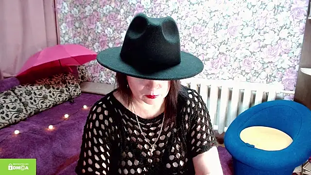 Snapshot of Julia-ru chatting on 10.24.25 Julia-ru online show from 10.24.25