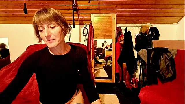 Hot Colettte online show from 10.17.25