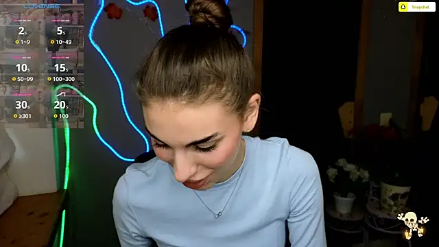 Snapshot of EmmyGreans chatting on 11.24.25 EmmyGreans online show from 11.24.25