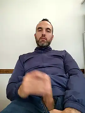 leon3875 online show from 09.23.25