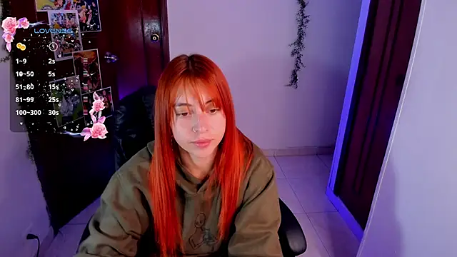 Snapshot of Violetaarey chatting on 11.13.25 Violetaarey online show from 11.13.25