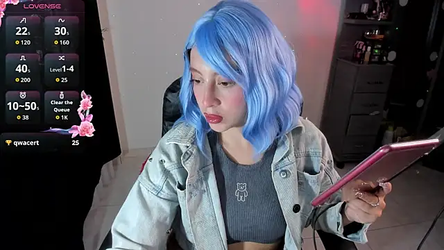 Snapshot of Violetaarey chatting on 05.12.26 Violetaarey online show from 05.12.26