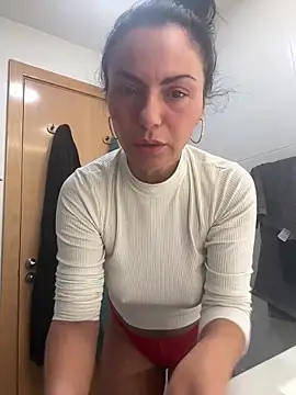Snapshot of KimKelly13 chatting on 02.11.25 KimKelly13 online show from 02.11.25