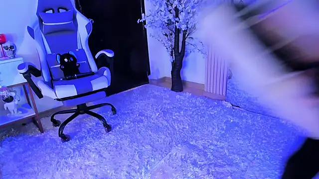 zephirahabney online show from 02.23.25