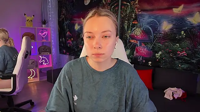 TiffanyBatson online show from 12.04.24