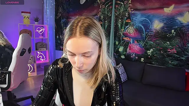 TiffanyBatson online show from 02.23.25