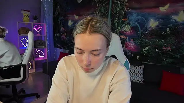 TiffanyBatson online show from 03.18.25