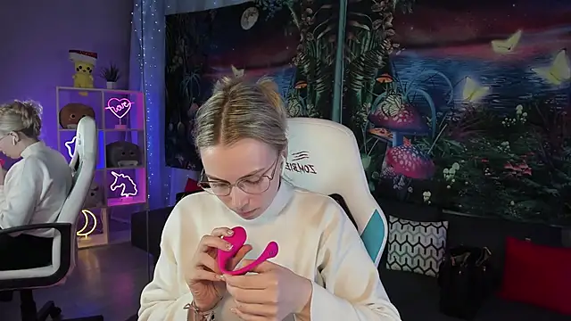 TiffanyBatson online show from 03.18.25