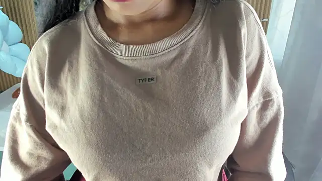 Lili 16 online show from 05.22.26