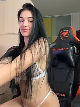 Julietta a online show from 02.24.25