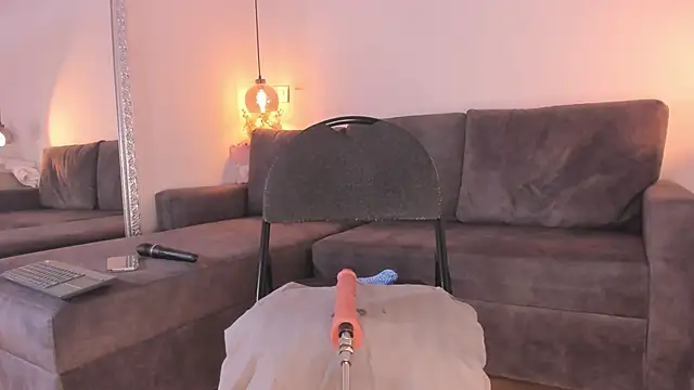 Isabella francoo online show from 11.15.25