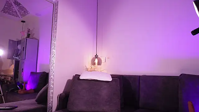Isabella francoo online show from 05.24.26