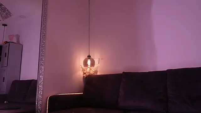 Isabella francoo online show from 08.04.26