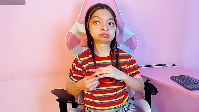 Snapshot of CharlotteMuller chatting on 11.01.25 CharlotteMuller online show from 11.01.25