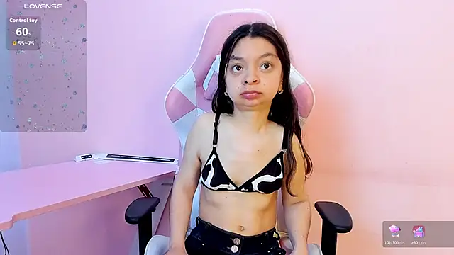 Snapshot of CharlotteMuller chatting on 11.09.25 CharlotteMuller online show from 11.09.25