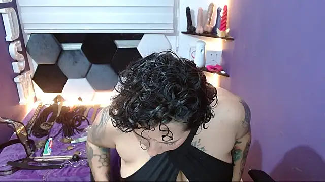 Snapshot of Alexa_Slavehot777 chatting on 02.13.25 Alexa Slavehot777 online show from 02.13.25