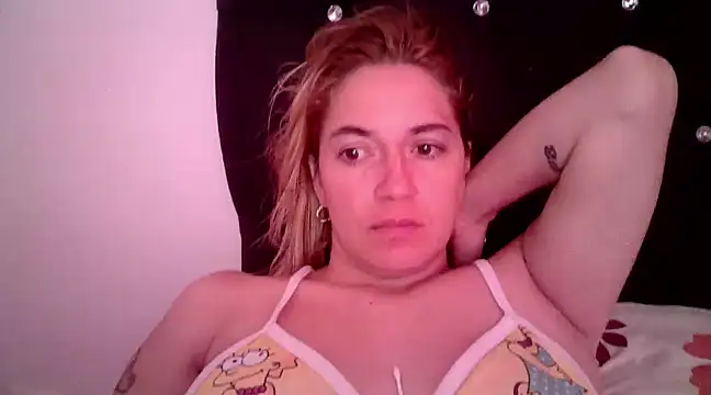 Izury Blondee online show from 12.08.24