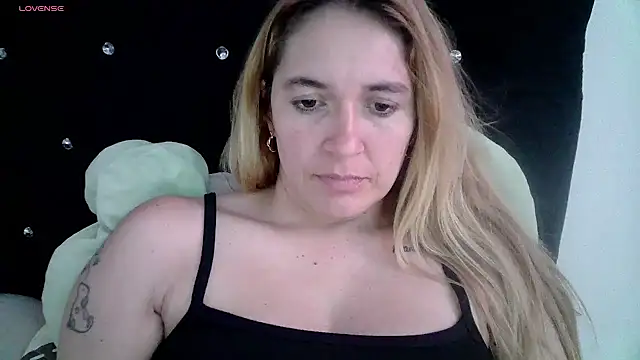 Izury Blondee online show from 02.23.25