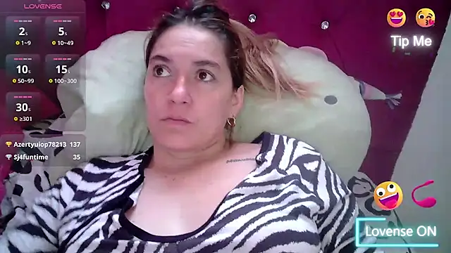 Izury Blondee online show from 02.28.25