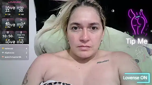 Izury Blondee online show from 09.11.25