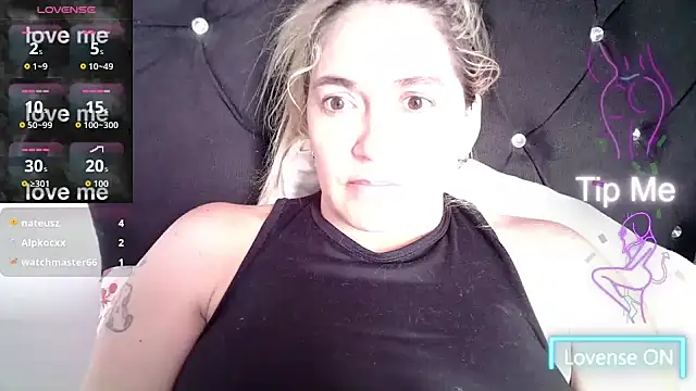 Izury Blondee online show from 09.11.25