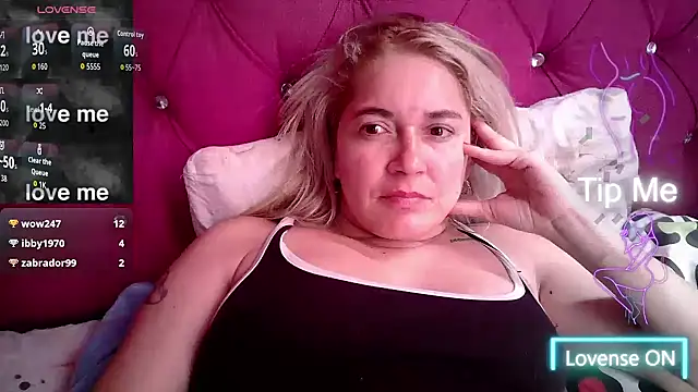 Izury Blondee online show from 09.23.25