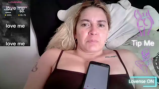 Izury Blondee online show from 11.21.25