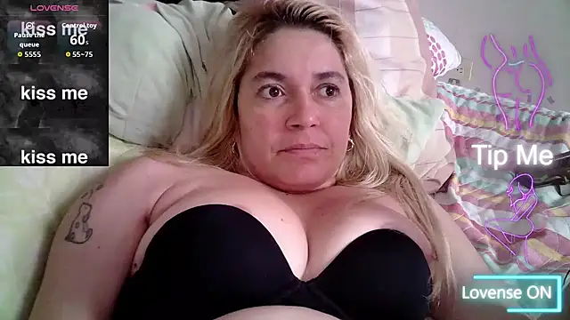 Izury Blondee online show from 11.28.25