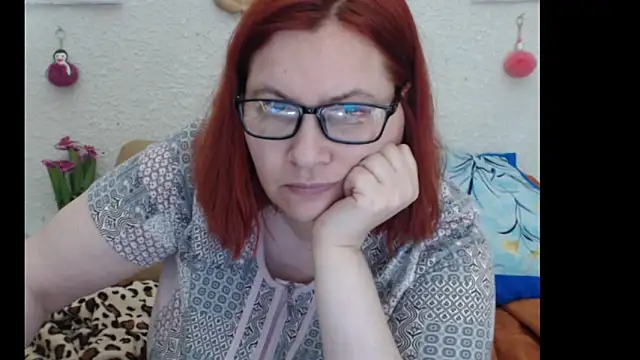 Snapshot of PlayfullMature chatting on 11.18.25 PlayfullMature online show from 11.18.25