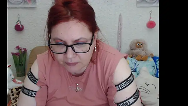 Snapshot of PlayfullMature chatting on 11.20.25 PlayfullMature online show from 11.20.25