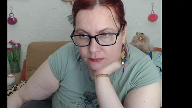 Snapshot of PlayfullMature chatting on 11.26.25 PlayfullMature online show from 11.26.25