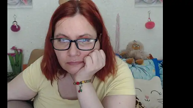 Snapshot of PlayfullMature chatting on 12.01.25 PlayfullMature online show from 12.01.25