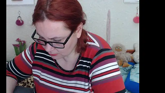 Snapshot of PlayfullMature chatting on 12.05.25 PlayfullMature online show from 12.05.25