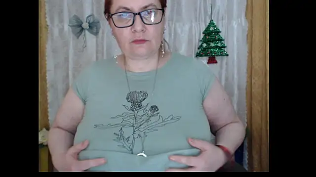 Snapshot of PlayfullMature chatting on 01.10.26 PlayfullMature online show from 01.10.26