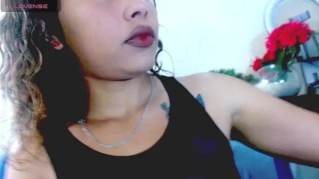 Eva Hoot online show from 04.24.26