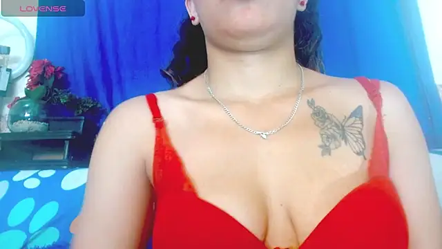 Eva Hoot online show from 04.27.26