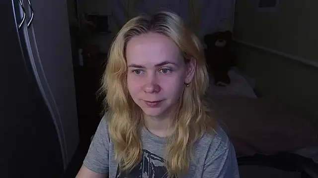 Riley Roo online show from 03.10.26