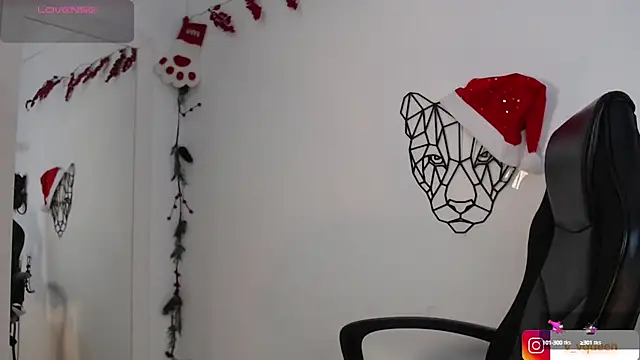 Snapshot of Violet-Queen chatting on 12.15.24 Violet-Queen online show from 12.15.24