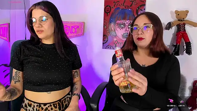 Snapshot of Violet-Queen chatting on 02.05.26 Violet-Queen online show from 02.05.26