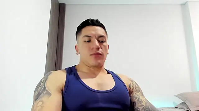 Snapshot of aquiles_51 chatting on 07.23.26 aquiles 51 online show from 07.23.26