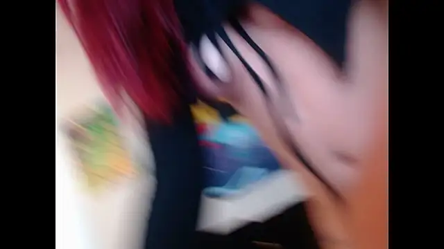 Snapshot of SuzzyyM chatting on 10.10.25 SuzzyyM online show from 10.10.25