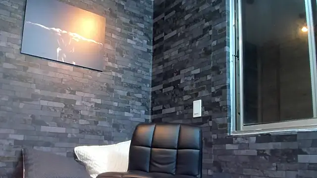 Snapshot of BruceDallas chatting on 10.11.25 BruceDallas online show from 10.11.25