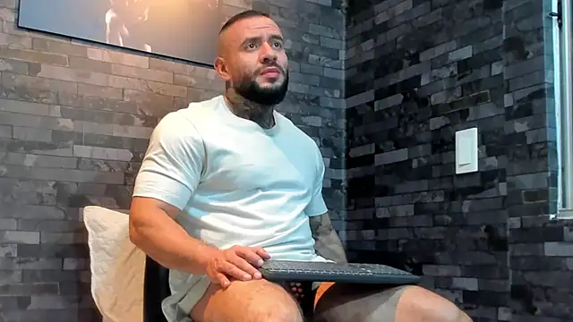 BruceDallas online show from 07.04.26