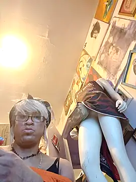 Mune Raez 6 online show from 10.31.25